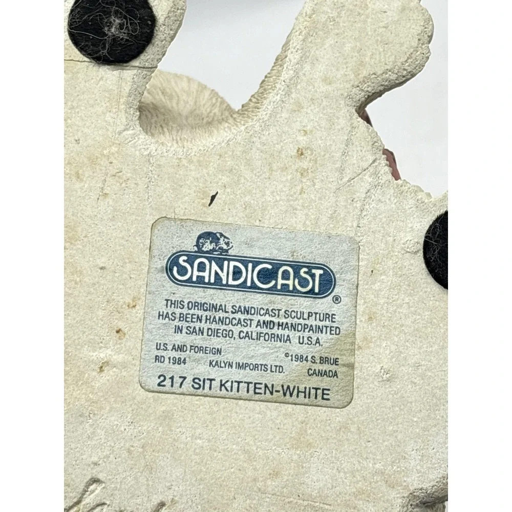 Vtg 1984 Sandicast Sitting Kitten Figurine White Blue Eyes Brue Cat Decor